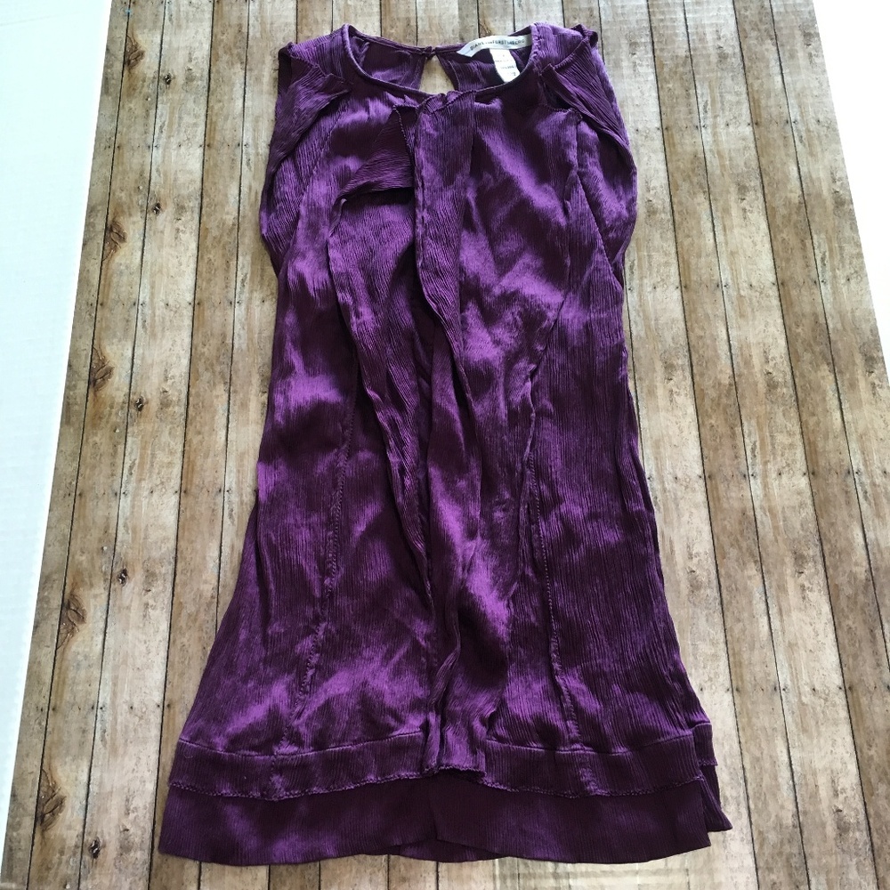 Diane Von Furstenberg plum ruffled blouse sz 0 EUC